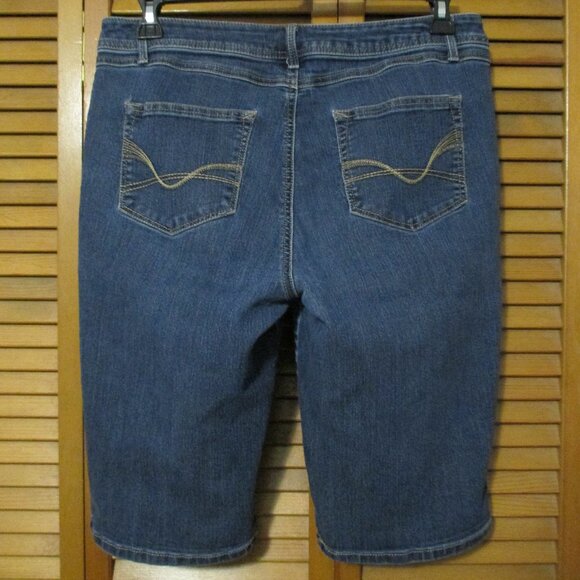 W62 shorts denim blue Bermuda with pockets & stretch size 14 - Picture 6 of 7